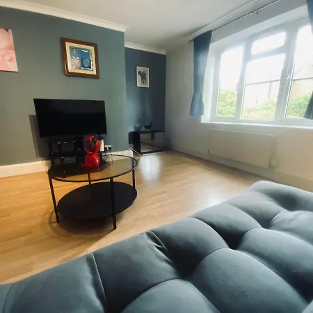 Ealing One Bed Apartment Suite